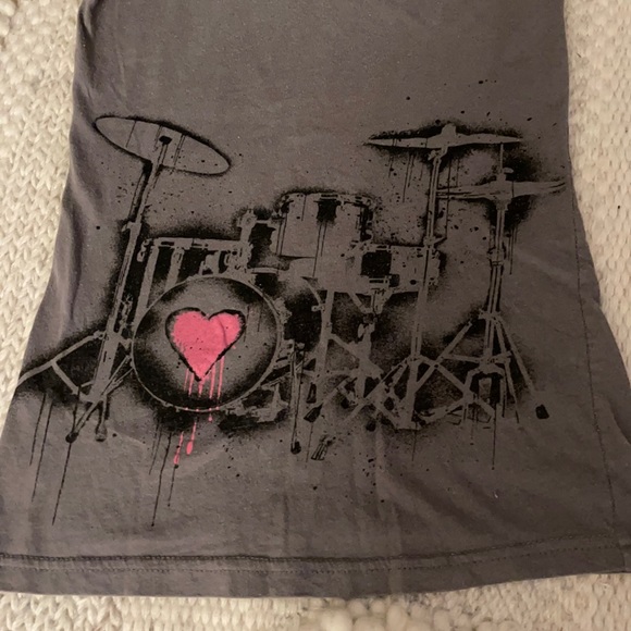 Drumset Graphic T-shirt. Size M (juniors) - Picture 3 of 4